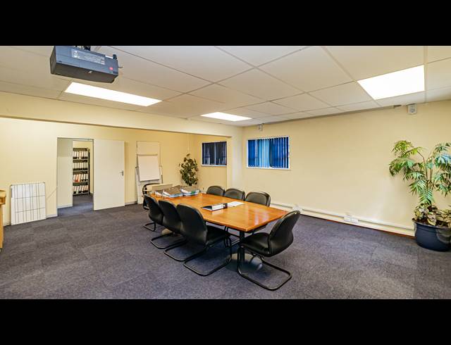 384M² OFFICE TO LET IN FERNDALE
